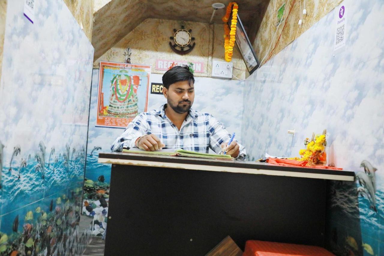 Oyo Hotal Ar Palace - Varanasi — Photos 2